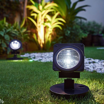 Solar Spotlights for Garden: A Sustainable Lighting Choice | Article - Lazy Pro
