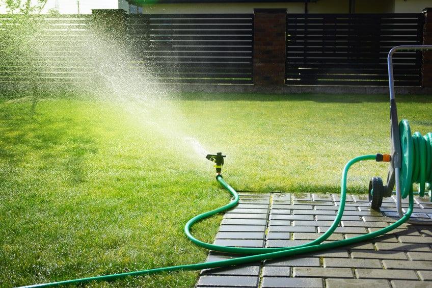 The Importance of Water Pressure in Choosing a Garden Hose - Lazy Pro
