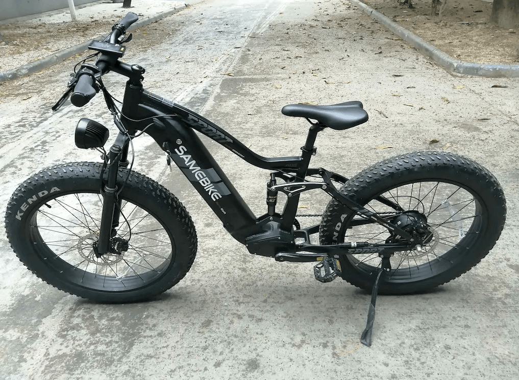 LazyBot™ Wyoming D4 Electric Bike750W 48V 17AH 120KM 150KG 26KENDA fat tires Shimano 21S shifting + LCD meter + USB charging hole Electric Mountain Bike - Lazy Pro